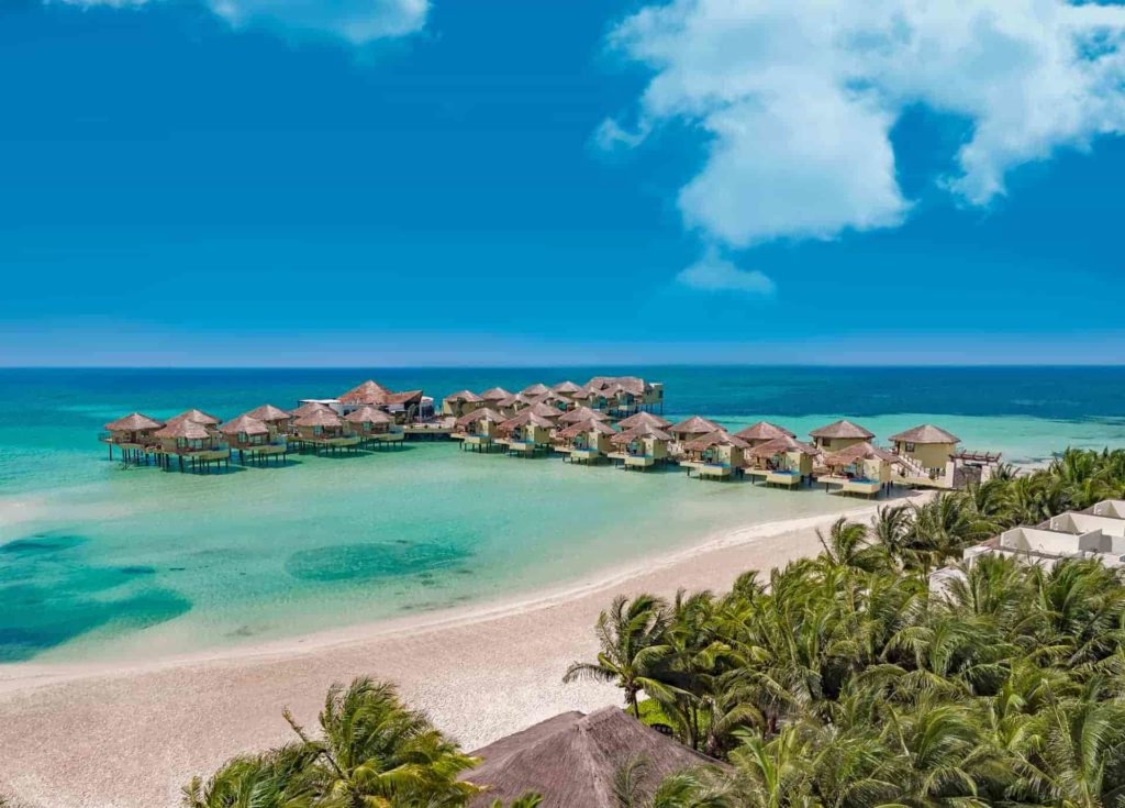 water hotels, sea huts, water villa